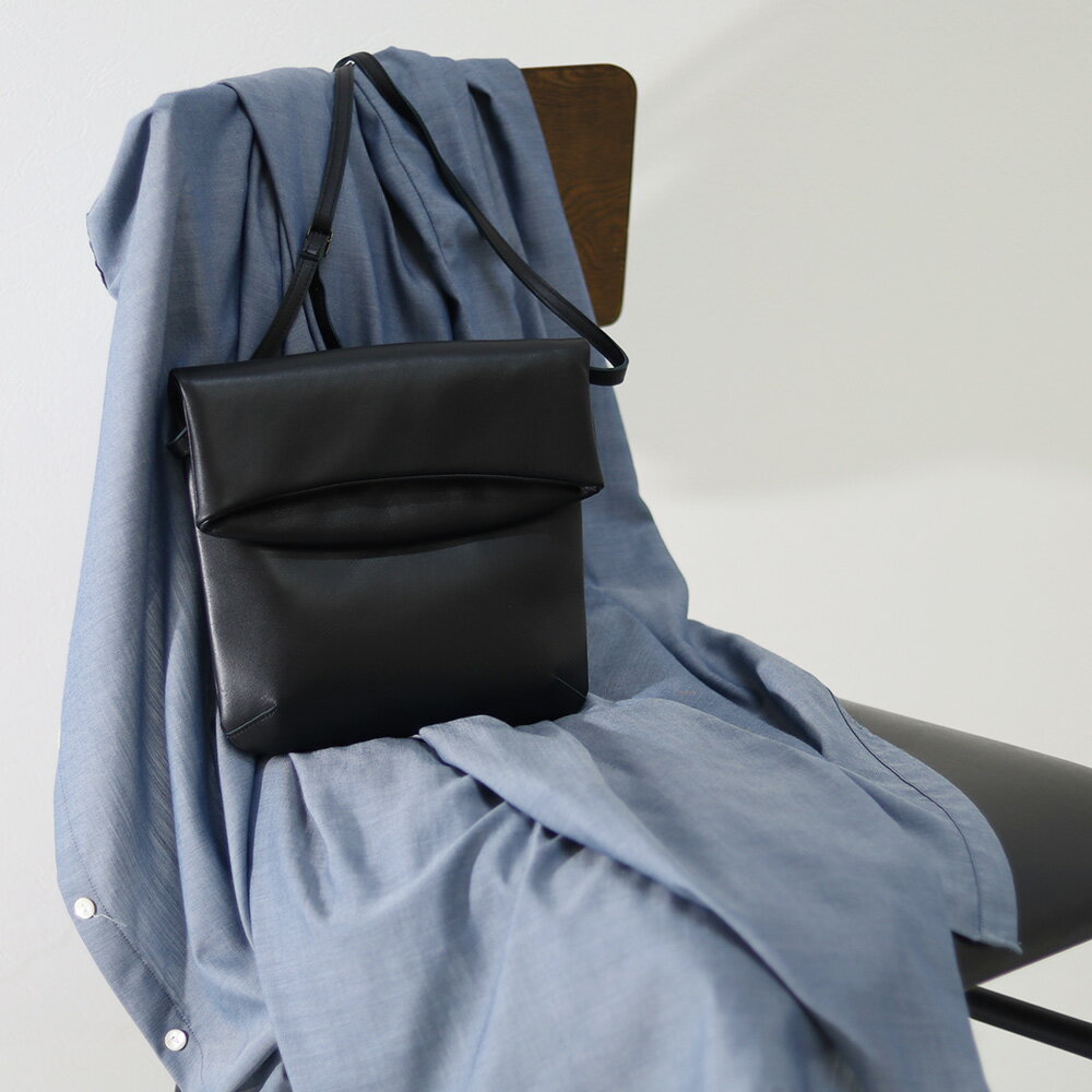 【プレゼント付】tsumori chisato CARRY ツモリチサトキャリー ソフトレザー ショルダーバッグ 口折れ 57005 レディース オールシーズン お出かけ 小さめ 小ぶり 高級感 大人 バッグ トートバッグ カジュアル フォーマル