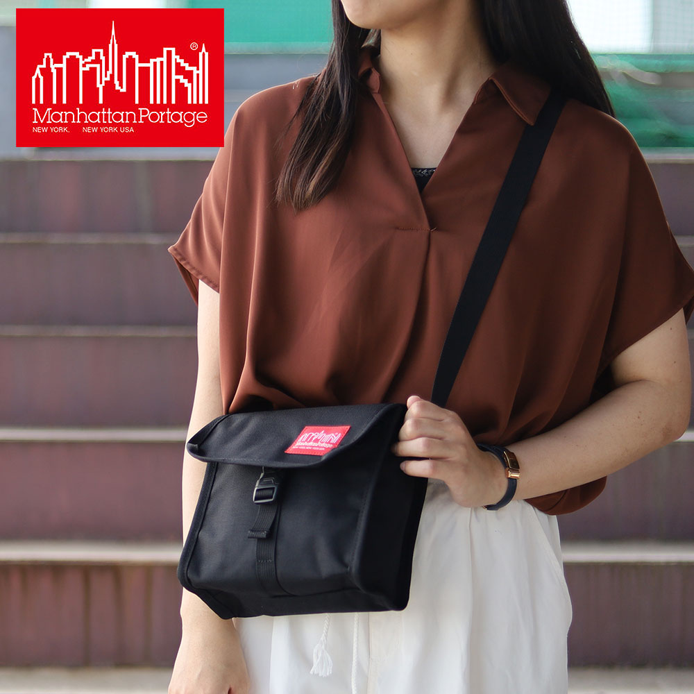 【マラソン期間中エントリーで19倍確定】ノベルティ付 マンハッタンポーテージ ショルダーバッグ 軽量 軽い コンパクト 小さい スクエア型 斜めかけ シンプル メンズ レディース Manhattan Portage Little Apple Shoulder Bag .MP2410 ブランド おしゃれ カジュアル 正規品