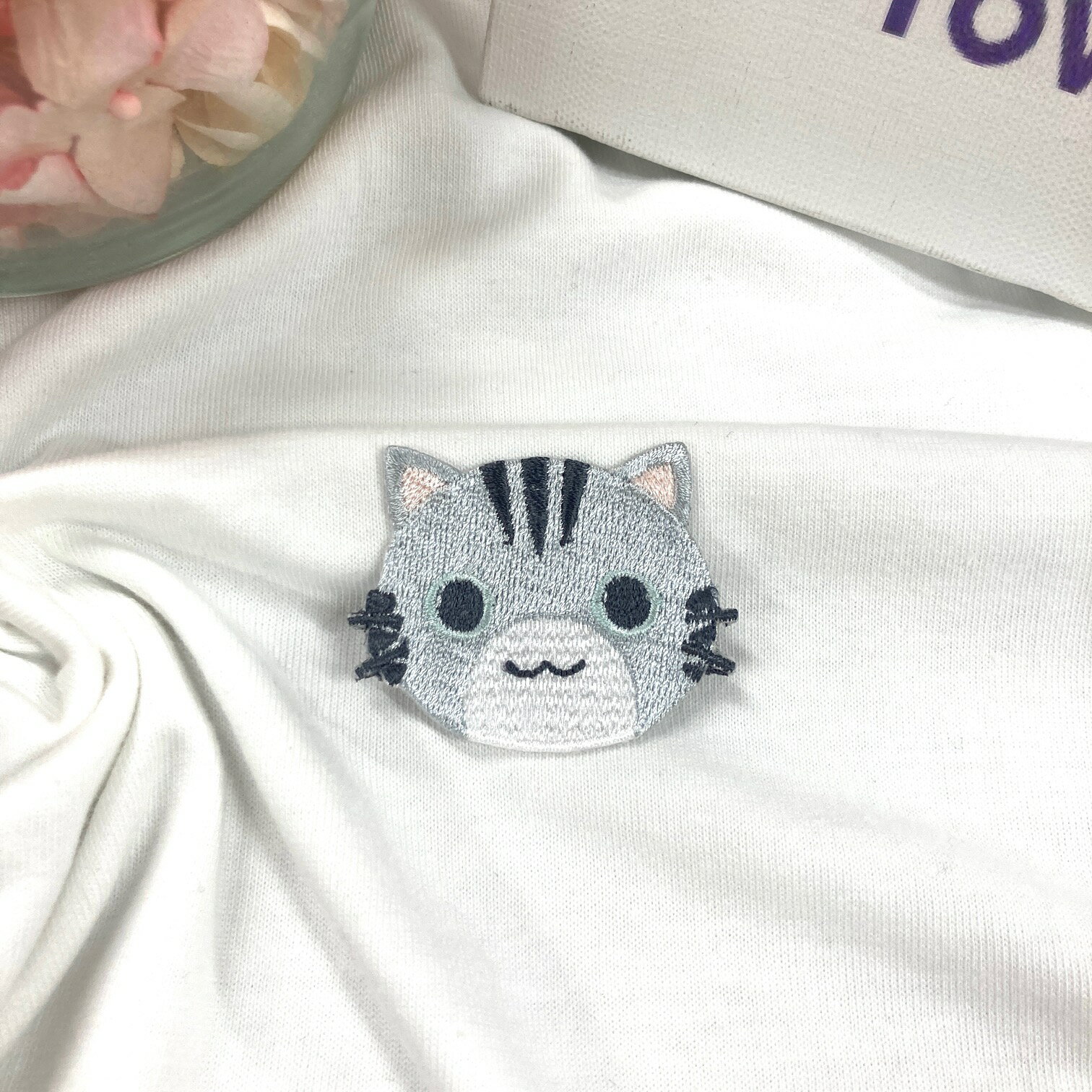 ワッペン アイロン ネコ サバトラ (大) 【1000円以上購入送料無】 刺繍 アップリケ 猫 トラ猫 動物 ハ..