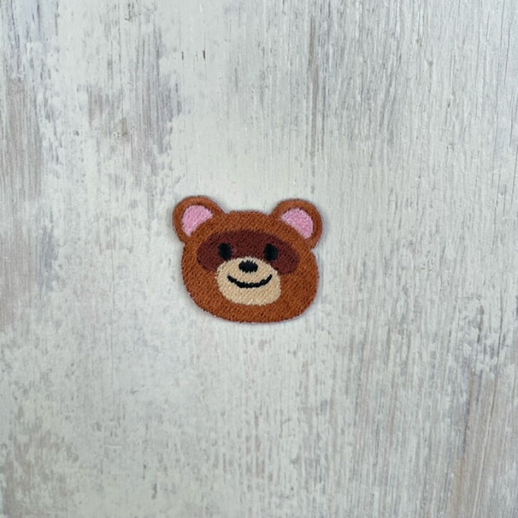 タヌキ たぬき (小） 【1000円以上購入で送料無】 動物 刺繍 ワッペン アップリケ アイロン ハンドメイド 入園 入学 幼稚園 保育園 ハンドメイド
