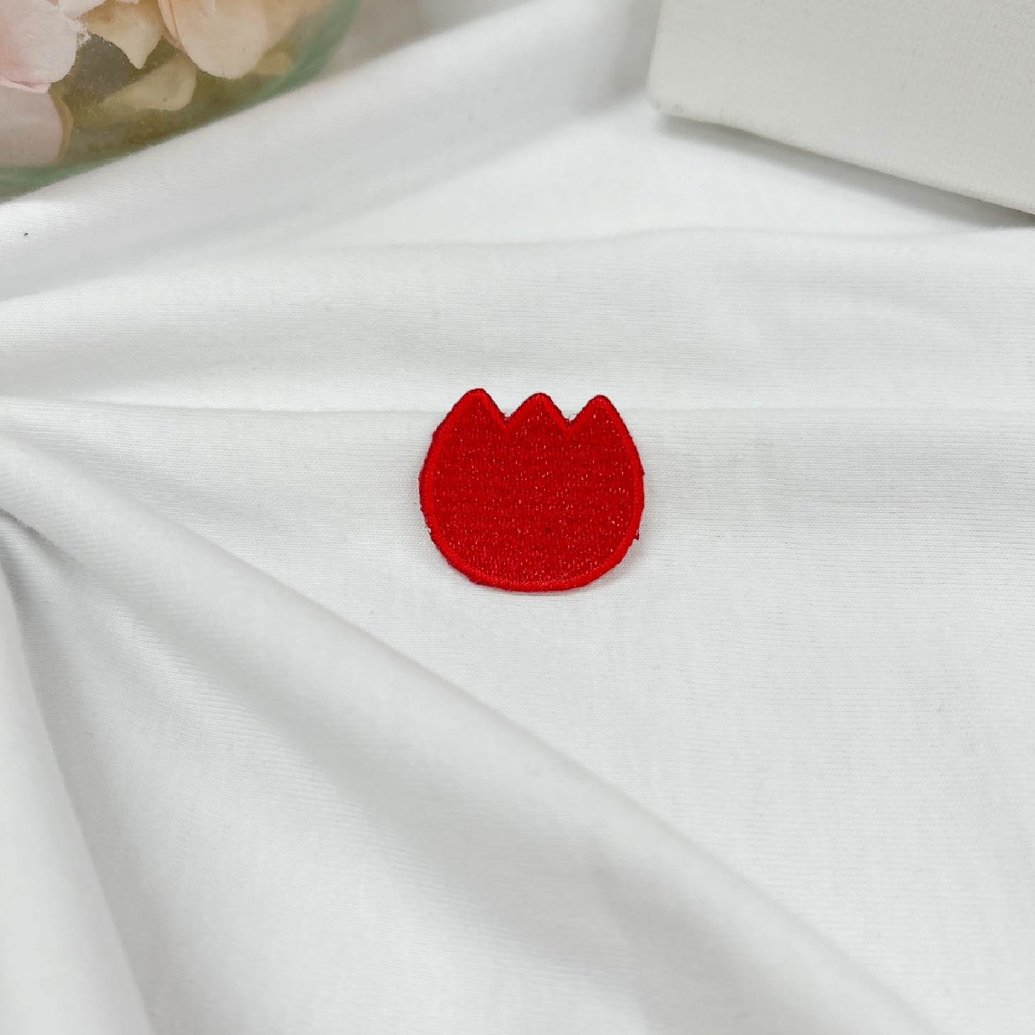 チューリップ 【1000円以上購入で送料無】 ワッペン シルエット アイロン 小さめ 花 可愛い かわいい 刺繍 アップリケ アイロン ハンドメイド 入園 入学 幼稚園 保育園 アイロン圧着