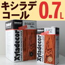 ◆特長 木部の深部から防虫・防腐効果を発揮 木目はっきり、自然な風合いを演出 水をはじき、フクレやワレがない 塗りやすく、抜群の作業性 色持ちの良さを誇る耐候性 ◆用途 ウッドデッキ・ベンチ・木棚・パーゴラ・ガーデングッズ・木製遊具・羽目板・下見板・窓枠・窓格子・ぬれ縁・門扉・フェンス・板べい・ログハウスに適しています。 ◆乾燥時間 約24時間 ◆塗り面積 容　量 塗り面積 塗り面積（タタミ換算） 0.7L 2.3〜3.5m2 約2枚分 1.6L 5.3〜8m2 約5枚分 4L 13〜20m2 約12枚分 7L 23〜35m2 約21枚分 16L 53〜80m2 約48枚分 ※比重は色によって異なります。 平均比重：0.85 #114ワイス：0.99 #116ブルーグレイ：0.93 ◆カラーチャート ※色はモニタによる再現です。目安としてお考え下さい。 ◆仕様 用　途 品　名 容　量 色　数 木材保護塗料 キシラデコール 0.7L 15 1.6L 4L 7L 16L 1 塗装方法 ハケ塗りで塗装処理します。（マツ、スギなどの針葉樹材の場合は、色ムラを防ぐためにカラレスによる下塗りをして下さい） スプレー施工（吹きつけ作業）は絶対行わないで下さい。スプレーすると有効成分が飛散するため、キシラデコールの性能を十分に発揮できません。 塗装時の木材含水率としては、針葉樹の場合25％以下、広葉樹の場合20％以下を標準とします。 木材によって仕上がりの色が見本色と異なることがありますので、必ず使用前に、塗装する木材と同じ木材の試験片で試験塗装を行って下さい。 2 塗布量 よく乾燥させた木材に、塗り面1m2当り0．15〜0．20L（牛乳ビン約1本分）を使用し、2〜3回塗りをして下さい。（1Lで5〜7m2塗装できます） とくに強い耐候性を必要とする場合には、有色キシラデコール（#102〜#116）を3回塗りするか、下塗りにキシラデコールやすらぎを1回塗り付けて下さい。 3 乾燥時間 乾燥時間は、通常約24時間。ただし、ハードウッドとも呼ばれる広葉樹のように吸収性の低い木材の場合や、含水率の高い材、低温多湿時に塗装した場合は、乾燥が大幅に遅くなります。 4 注意事項 ● 使用に先立って缶を十分に振り、棒でかき混ぜて下さい。使用中もよくかき混ぜて下さい。 ● 塗膜のついている塗装面には、キシラデコールは塗れません。塗膜は必ずサンディング等により取り除いて下さい。 ● キシラデコールカラレス（#101）には太陽光線による日焼けを防ぐための耐候性顔料が含まれておりませんので、単独使用は避けて下さい。 ● キシラデコールワイス（#114）は汚れ易いのでこまめに塗り替えることをおすすめします。 ● キシラデコールどうし、あるいはキシラデコールとキシラデコールやすらぎを2色以上混合して好みの色をつくることができます。ただし、カラレス（#101）との混合使用はできるだけ避けて下さい。顔料分が少なくなることにより耐候性が低下します。 ● 有色のキシラデコール（#102〜#116）、およびキシラデコールやすらぎは1回塗りでは塗装効果が発揮されません。最低2回以上の塗装仕様を守って下さい。 ● キシラデコールやすらぎは、無色透明に近い仕上がりのため、塗り忘れに注意して下さい。 ● 標準使用量は、被塗材の種類（新材・古材）、樹種、塗装面、含水率、材のひび割れなどで異なることがあります。 ● 手を触れたり歩いたりするベンチ、ベランダ、バルコニー等の平面部位は磨耗による色落ちが早いため、塗り重ねをこまめに行って下さい。 ● 使用後のハケ等の後始末は、乾かないうちに得用ペイントうすめ液等でよく洗って下さい。