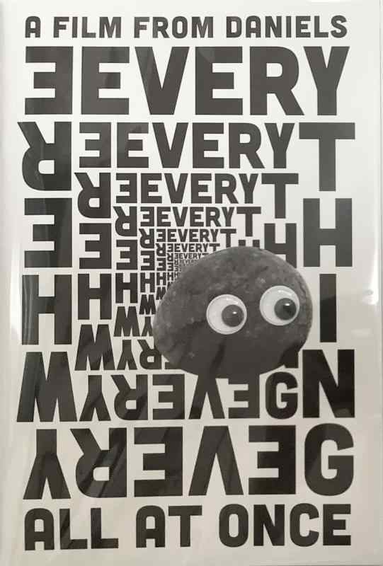 【中古】【映画パンフレット】エブリシング・エブリウェア・オール・アット・ワンス 版 監督 ダニエルズ 出演 ミシェル・ヨー、キー・ホイ・クァン、