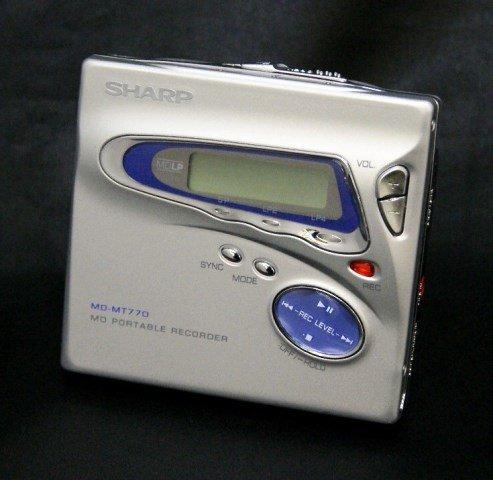 SHARP シャープ MD-MT770-S シルバー ポータブルMDレコーダー (小型MDプレイヤー/再生/録音) SHARP シャープ MD-MT770-S シルバー ポータブルMDレコーダー (小型MDプレイヤー/再生/録音)