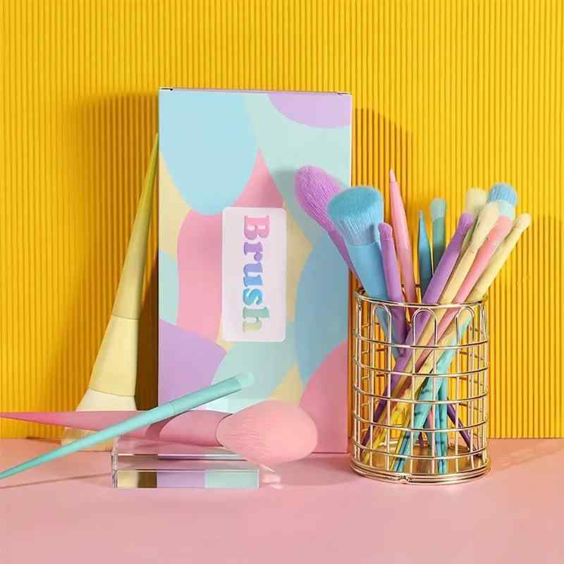 メイクブラシ レディース パステルカラー 17本セット フェイスブラシ アイシャドウブラシ チークブラシ 携帯用 化粧ブラシセット メイク道具