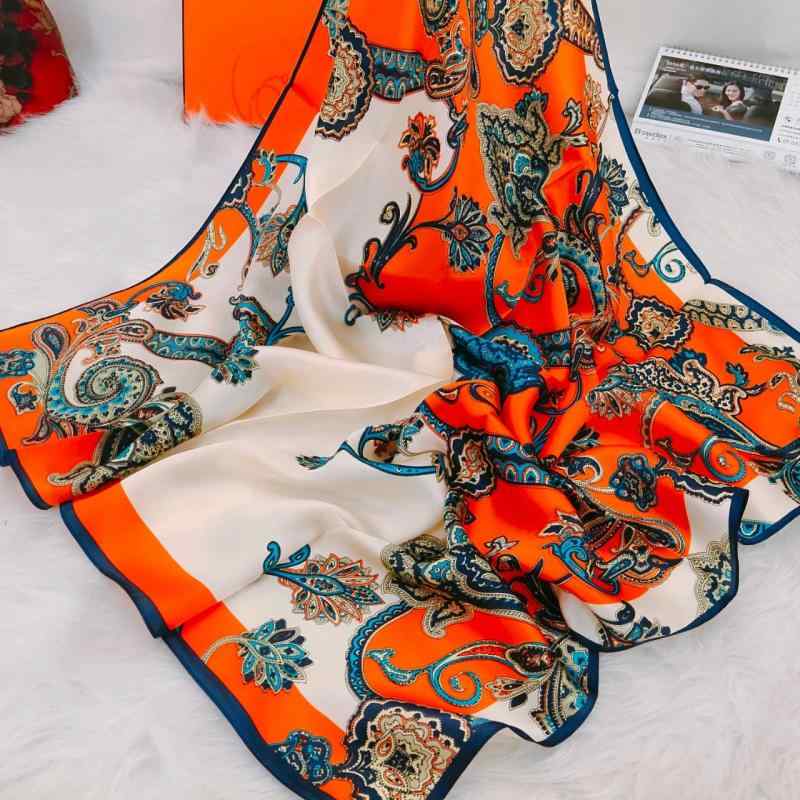 楽天リモコンタウンエコ 楽天市場店スカーフ レディース 絹 正方形 90cm 90 秋冬 雑貨 ストール バンダナ 日焼け対策 UV対策 紫外線対策 冷房対策 旅行 通勤 ギフト プレゼント 母の日 誕生日 かわいい おしゃれ 上品 エレガント