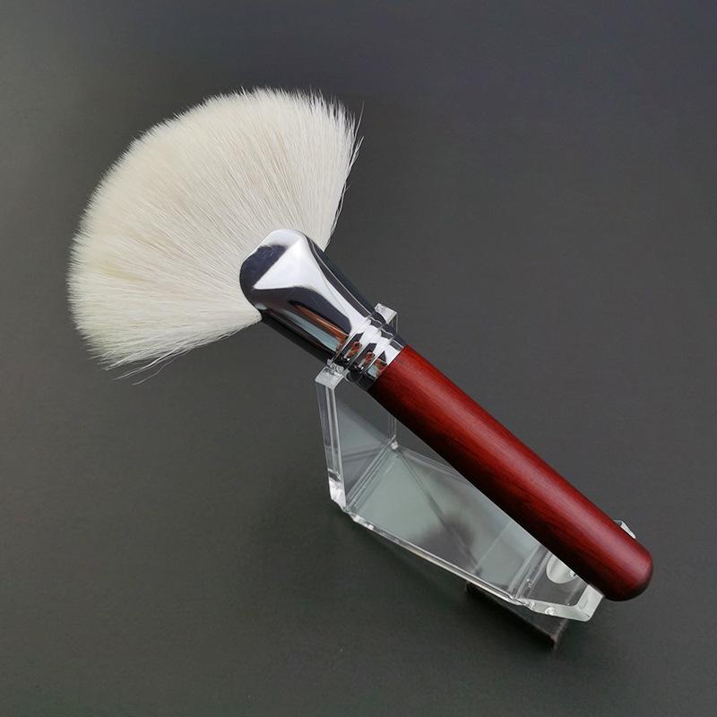 フェイスブラシ レディース 扇形 细光峰 羊毛 原木 メイクブラシ ハイライトブラシ チークブラシ 携帯..