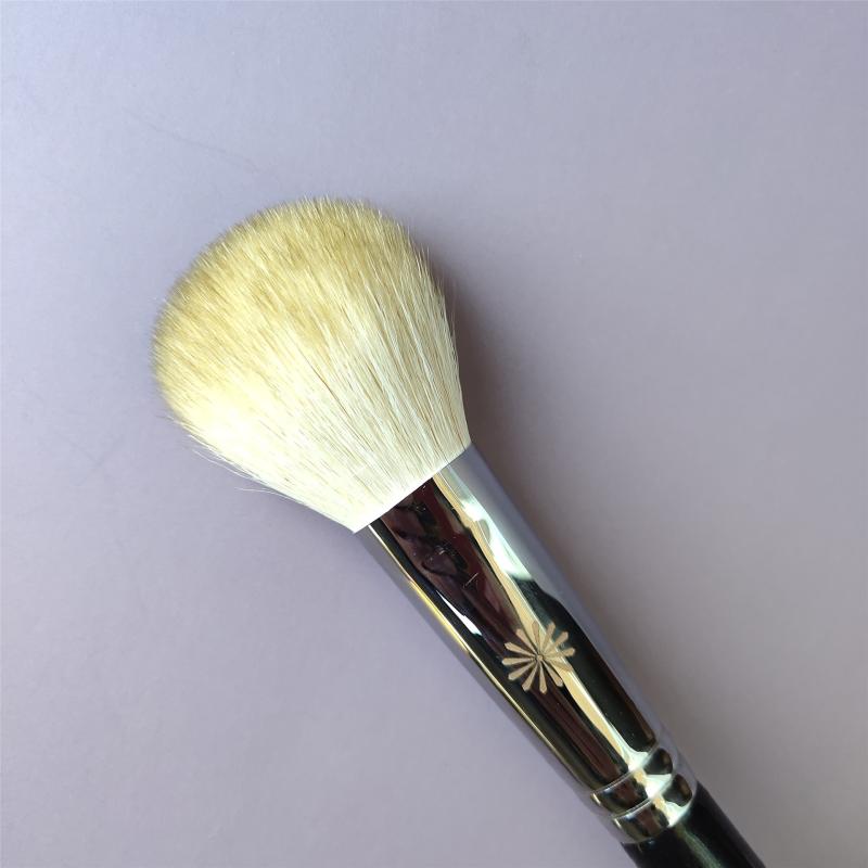 チークブラシ 山羊毛 柔らかい フェイスブラシ メイクブラシ 携帯用