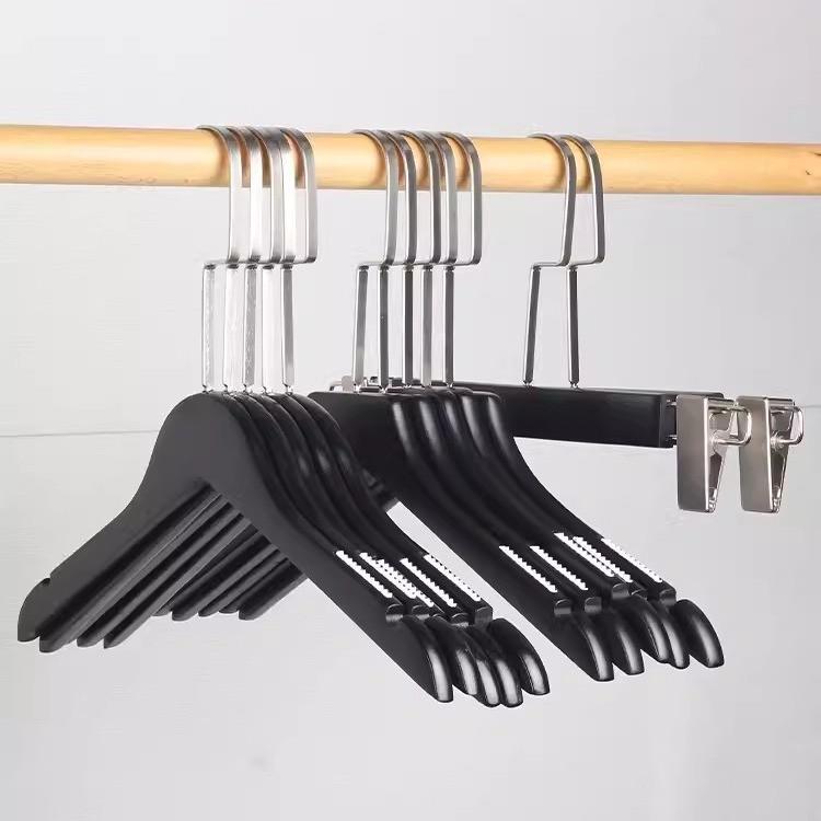 衣類ハンガー レディース メンズ 木製 滑り止め 大人用 婦人用 紳士用 衣類 ディスプレイ 収納 ブラッ..