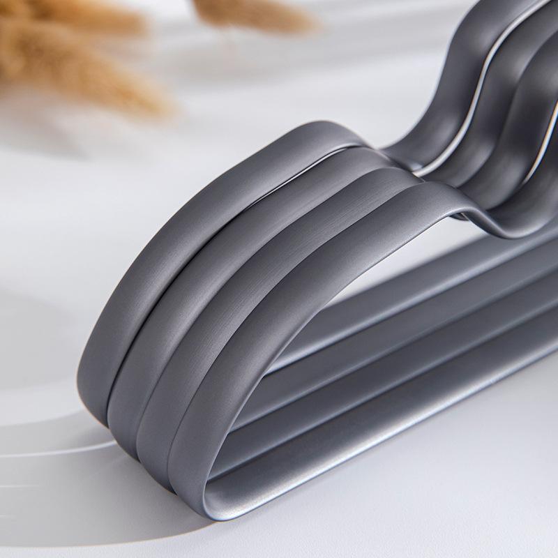 衣類ハンガー 男性用 アルミ合金 大骨格 変形しにくい 型崩れ防止 大人用 洗濯ハンガー 物干しハンガー 高耐荷重 コート ジャケット スーツ ドレス ゴールド...