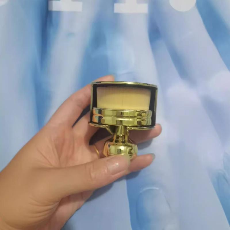 ブラシ 携帯用 多機能 大きめサイズ ファンデーション チーク 化粧ブラシ メイクアップブラシ フェイス..