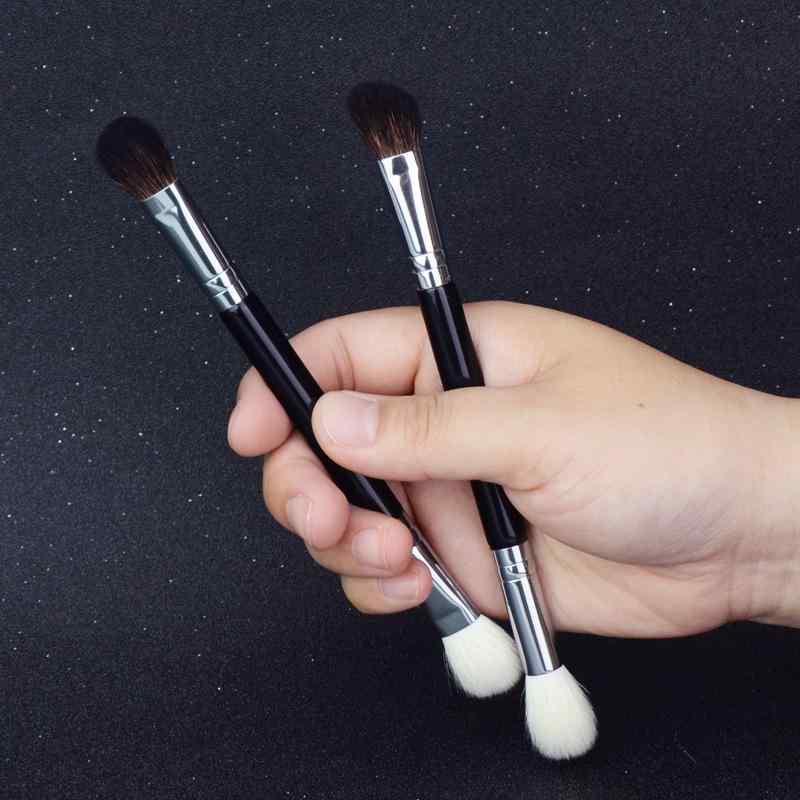 アイシャドウブラシ レディース 鼻影ブラシ ダブルヘッド 羊毛 動物毛 シャドウブラシ フェイスブラシ 携帯用