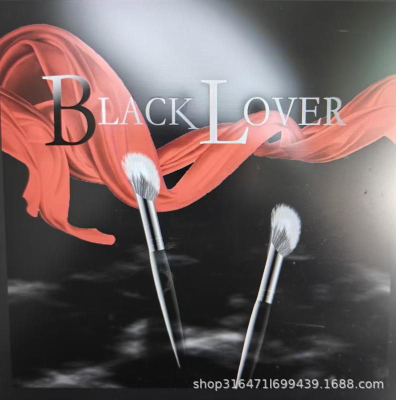 メイクブラシ レディース 羊毛 チークブラシ 斜めカット ハイライトブラシ シェーディングブラシ 多機能 メイクアップブラシ 化粧ブラシ メイク道具(x3)