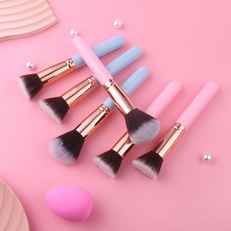 ブラシ レディース 人工毛 パウダーブラシ BBクリーム リキッドファンデーションブラシ チークブラシ フェイスブラシ 斜め 平筆 丸型 ピンク系 ブルー系(x...