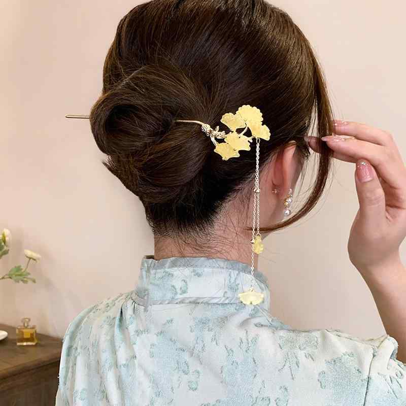 ヘアアクセサリー レディース かんざし U字かんざし 簪 和装 髪飾り 花 流蘇 タッセル ヘアピン ヘアスティック まとめ髪 普段使い パーティー 結婚式 エ...