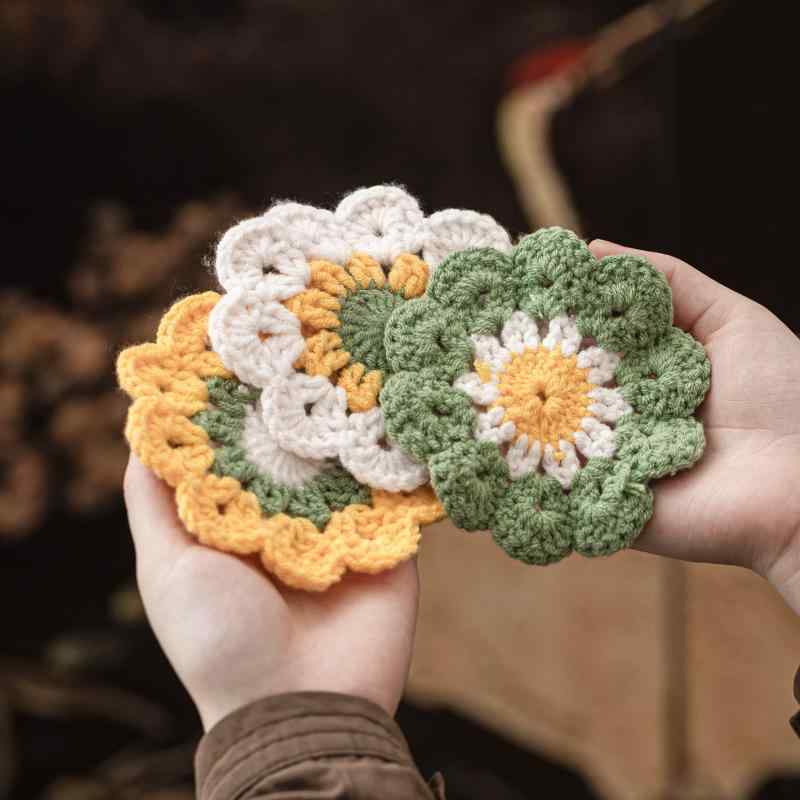 茶托 コースター 手編み 毛糸 花柄 断熱マット ティーマット 小花柄 デスクマット ティーアクセサリー ..