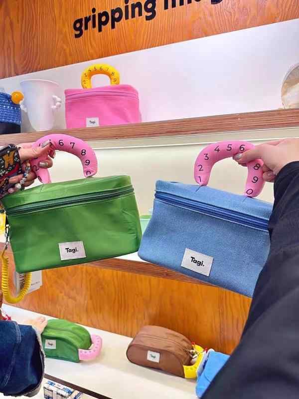 化粧ポーチ レディース 女性 大容量 ポータブル コスメポーチ 化粧品収納 デニム 無地 撞色 グリーン ブラウン ピンク系 防水 普段使い