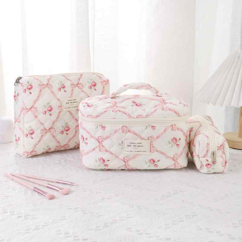 化粧ポーチ レディース 小さめ 大容量 コットン 花柄 キルティング かわいい 軽量 整理整頓 トラベルポーチ コスメポーチ ピンク系 ブルー系