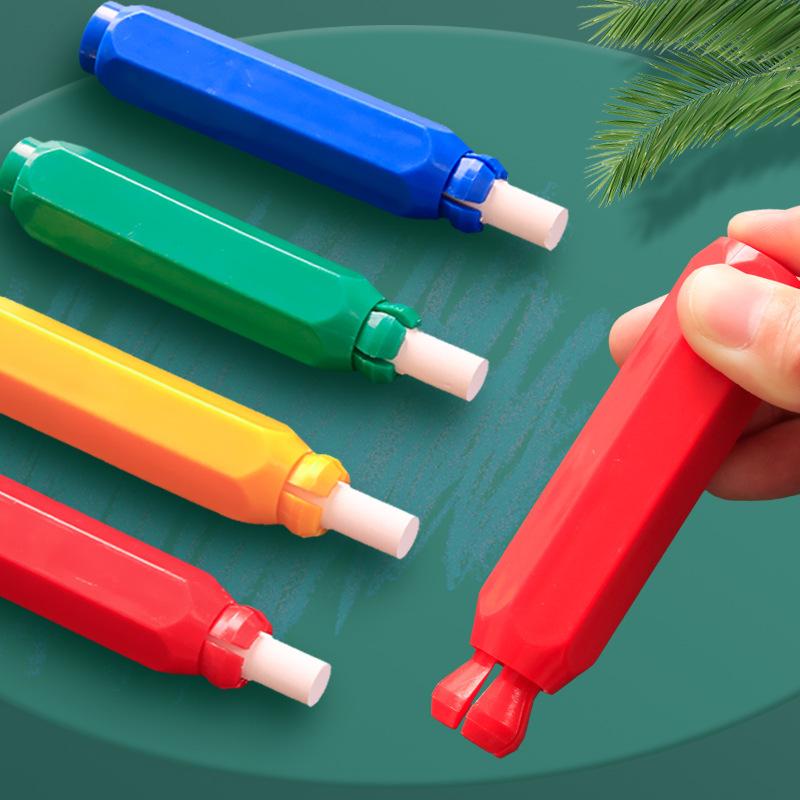 文房具 子供用 チョークホルダー マグネット式 チョークケース 自動プッシュ式 防塵 無粉チョーク 94mm..