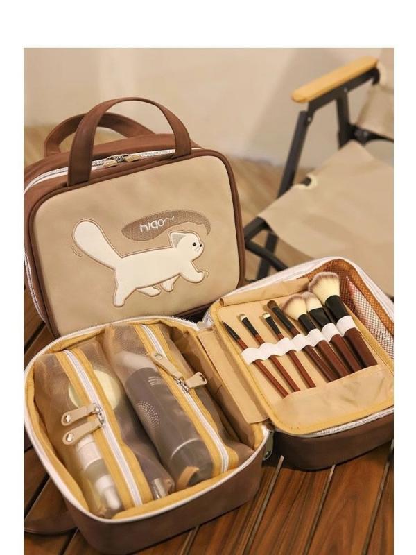 化粧ポーチ レディース 大容量 旅行用 携帯用 防水 洗面用品 収納バッグ コスメポーチ かわいい 猫柄 ブラウン グレー系 耐摩耗性(x2)