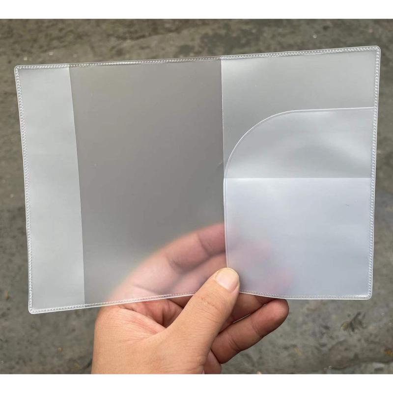 パスポートケース レディース メンズ 兼用 防水 ドキュメントケース クリア 半透明 カード入れ付き シ..