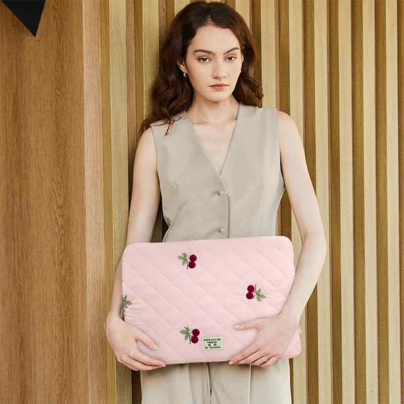 タブレットケース レディース 刺繡 さくらんぼ 9～11インチ 13～14インチ 15～156インチ 薄黄色 ピンク..