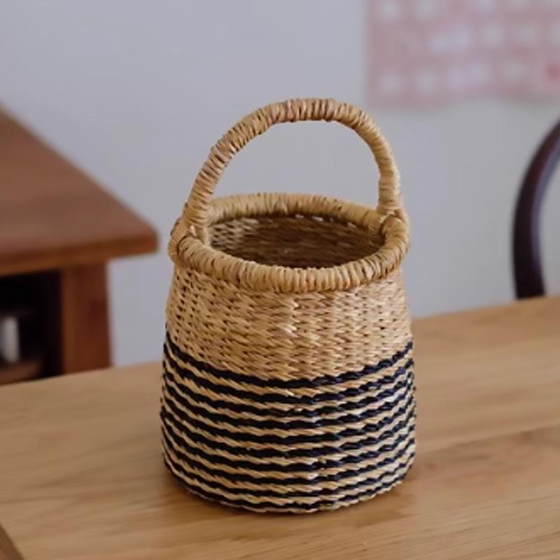 かご バッグ レディース 麦わら 手提げ 海 草 編み 買い物 かご ランドリー バスケット 卓上 バスケット 黒 ブラック ストライプ リゾート ピクニック(...