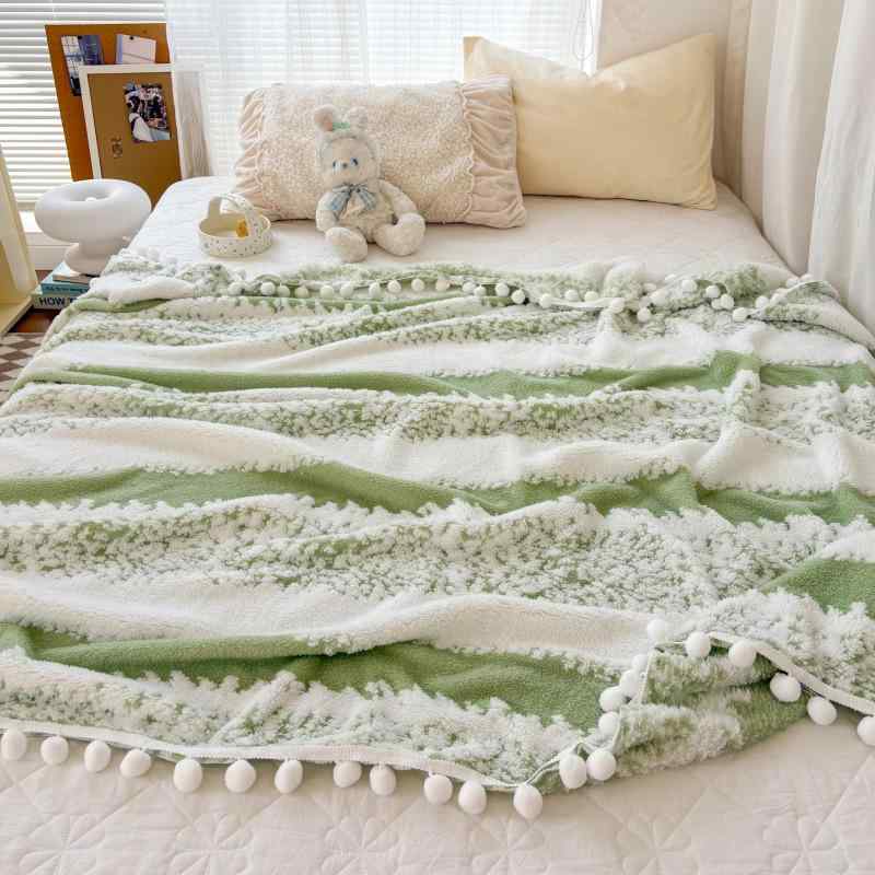 毛布 ひざ掛け 肩掛け ブランケット 珊瑚マイヤー 洗える 軽量 ストライプ柄 春夏 オフィス 車内 旅行用 アウトドア 防寒 あったか 膝掛け 100cm 150cm