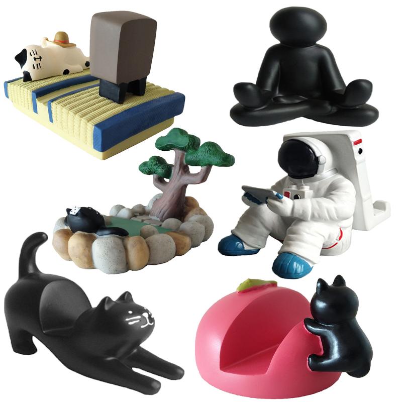 置物 宇宙飛行士 猫 樹脂工芸品 スマホスタンド ノートパソコンスタンド 温泉 黒猫 白猫 柴犬 パンダ