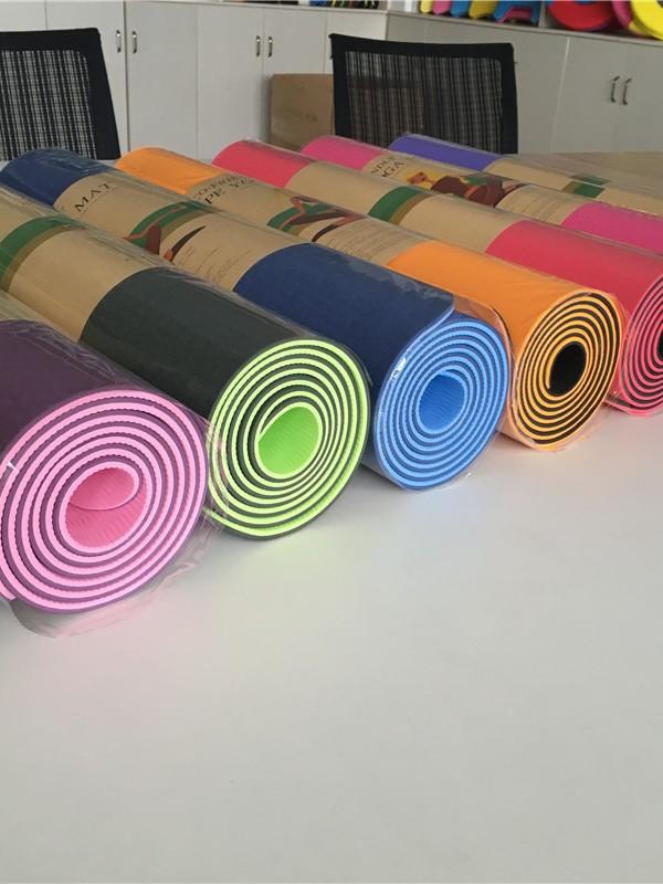 ヨガマット TPE素材 トレーニングマット エクササイズマット 幅広 厚手 軽量 クッション性 滑り止め 18..