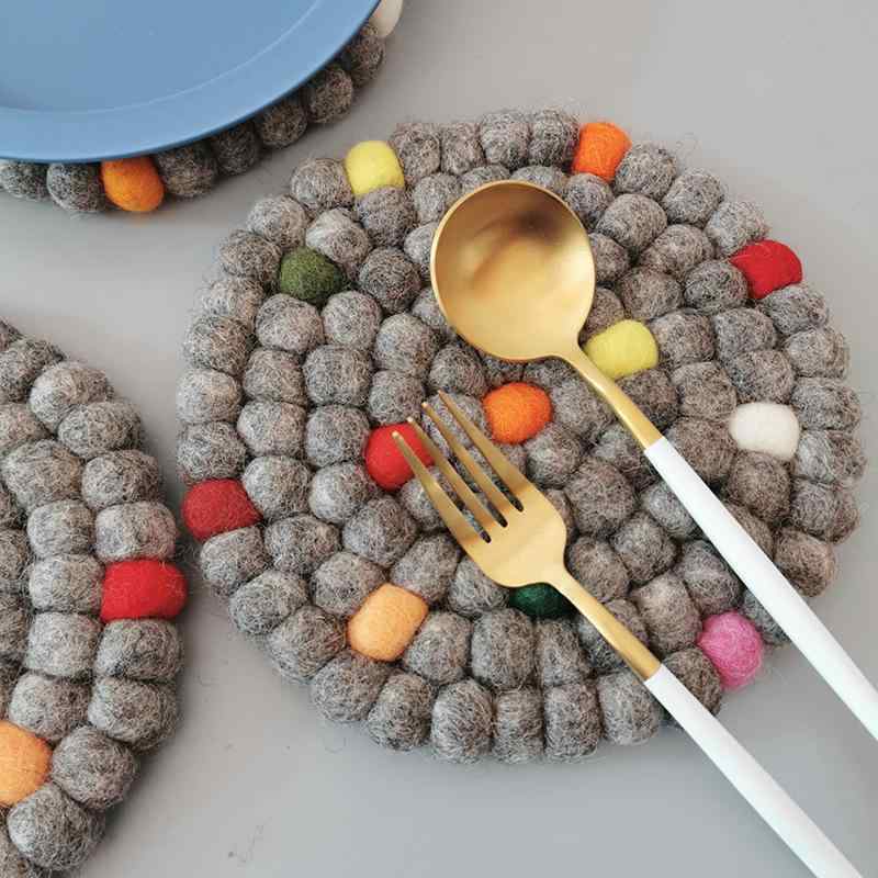 鍋敷き レディース キッチン用品 羊毛フェルト 手作り 厚手 耐熱 断熱 グレー 花柄 シンプル かわいい アフリカ 南米 東南アジア 北米 アジア 中東(x2)