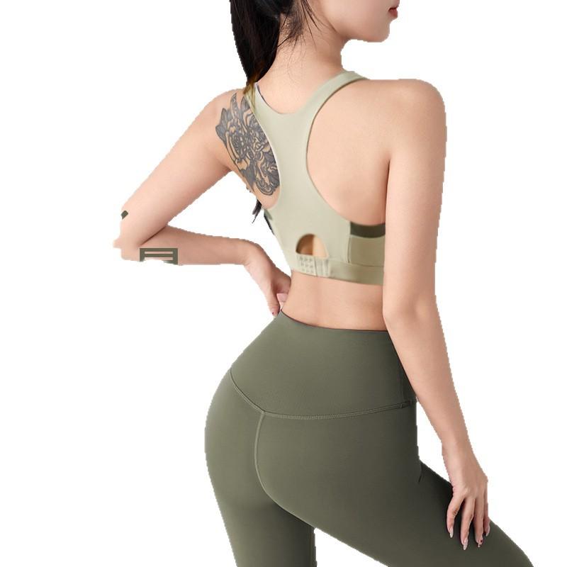 ヨガウェア レディース スポーツブラ 一体型 パッド付き 揺れにくい ノンワイヤー 吸湿速乾 通気性 スポブラ 運動用 普段使い フィットネス ランニング トレーニング ウェア チョコ ブラック ホワイト グレー グリーン