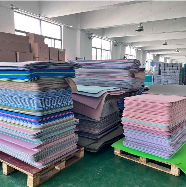 ヨガマット TPE スポーツ 運動 防滑 トレーニング エクササイズ ストライプ