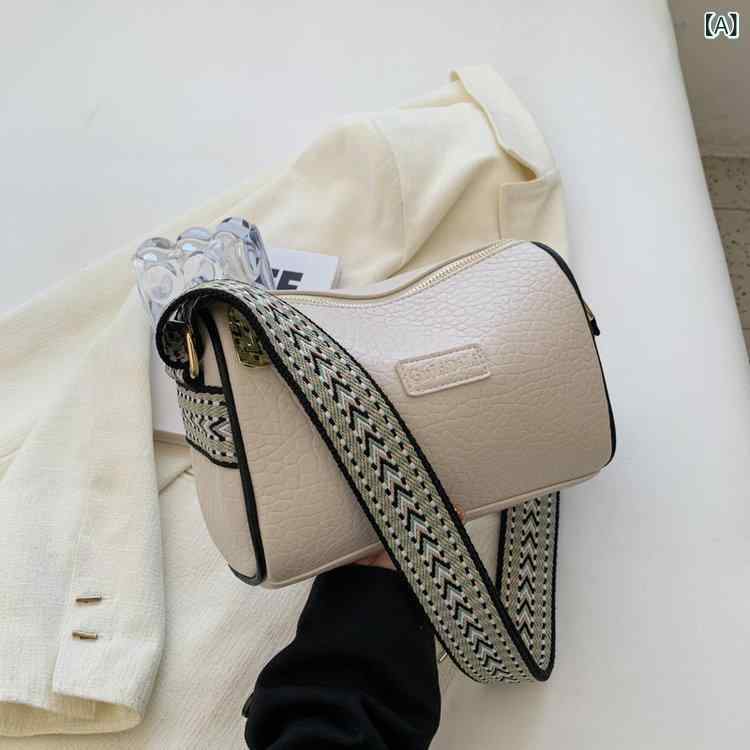 バッグ レディース ショルダーバッグ 枕型 鞄 小さめ PUレザー キルティング ミルキーホワイト ブラック ブラウン系 無地 デイリー