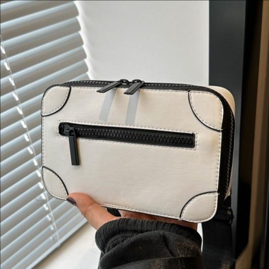 ショルダーバッグ レディース 斜めがけ かわいい 小さめ カメラバッグ PUレザー カジュアル ストリート 肩掛け 鞄 通勤 無地 ブラック(4)