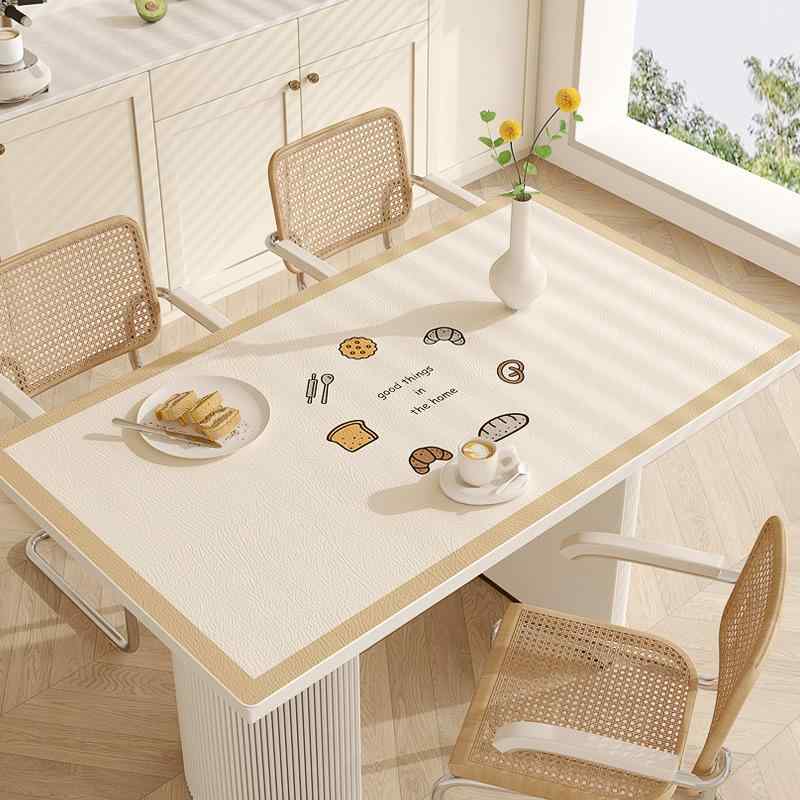 テーブルクロス テーブルマット 長方形 PVC製 防水 防油 防汚 耐摩耗性 滑り止め 拭ける パン柄 食卓カ..