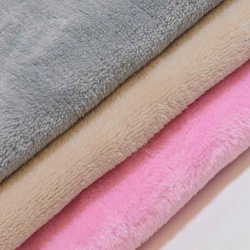 楽天リモコンタウンエコ 楽天市場店ラグ カーペット マット フランネル サンゴフリース ポリエステル ニット生地 あったか 起毛 部屋着 アウトドア 人物プリント（x30）