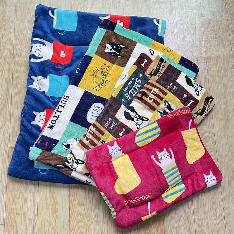 ペット用クッション Mサイズ 猫 犬 兼用 58cm×38cm 綿素材 あったか 保温 ペットベッド 猫用品 犬用品 座布団 マット2