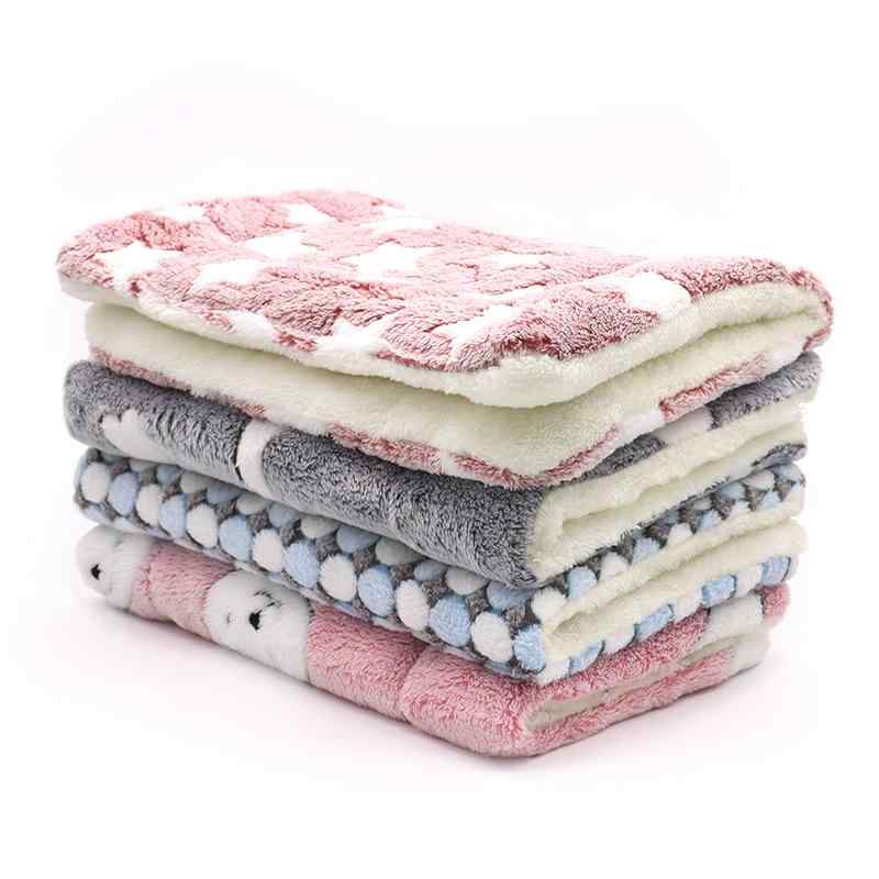 犬用ベッド 四季通用 ペットベッド クッション 洗える 猫用ベッド 厚手 暖かい 両面使用可能 毛布 ふわふわ 座布団 快適 ぐっすり眠れる