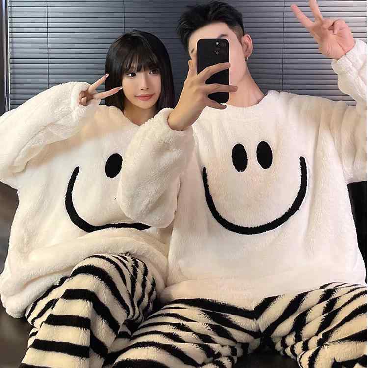 2パジャマ レディース メンズ 秋冬 セットアップ 珊瑚フリース 厚手 ラウンドネック 長袖 長ズボン 部屋着 ルームウェア 暖かい 寝巻き かわいい スマイル柄 ポリエステル