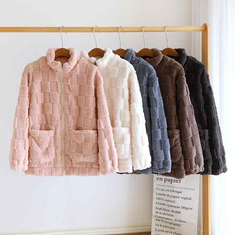 パジャマ レディース メンズ 秋冬 フランネル あったか 厚手 上下セット 部屋着 ルームウェア 寝巻き ポリエステル 伸縮性 リラックス 快適 深グレー 深みのある茶色 米色 ピンク系 オレンジ系 青・カテゴリ: 睡衣・素材: フランネル.ポリエステル繊維（涤纶）・厚さ: 厚手（約251-300g/平米）・ネックライン: 立襟・袖丈: 長袖・スタイル: カーディガン.カジュアル・機能: 休闲,睡眠,弹力,居家,舒适,可外穿・対象シーズン: 冬.春.秋・対象シーン: アウトドア.自宅.ホテル.結婚式・カラー: 深灰.深咖.米白.ピンク.オレンジレッド.ブルー・サイズ: M.L.XL・主材料の含有量: 95%（含）-（不含）