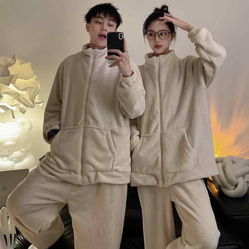 パジャマ レディース メンズ フランネル 上下セット 立襟 熊猫 パンダ ルームウェア 部屋着 厚手 あったか 暖かい 寝巻き 寝間着 リラックスウェア リラックス ゆったり おしゃれ かわいい シンプル 無地 ポリエステル 冬 秋冬・カテゴリ: セットアップ・生地: フランネル・スタイル: カーディガン・主な素材: ポリエステル・厚さ: 厚手・襟の形: スタンドカラー・袖丈: 長袖・パンツ丈: 長ズボン・機能: 休闲,睡眠,居家,保暖,舒适,可外穿・対象: アウトドア.ホーム・カラー: 女款芋泥紫,女款蜜桃粉,女款奶油米,女款椰奶绿,男款可可棕,男款碳石灰,男款奶油米,男款椰奶绿・サイズ: M,L,XL,XXL・主な生地の情報を削除してください。→ 成分含有量: 90%-95%・风格: 简约休闲