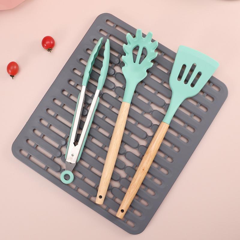 キッチン用品 シリコンマット 鍋敷き 碗 皿 コップ グラス 灰色 镂空 断熱 耐熱 滑り止め 排水 速乾 多..