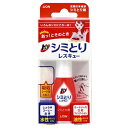 商品説明 シミとり剤と吸収シートの組み合わせで、水性・油性のどちらの汚れも1本で落とせるシミとりセット 水性・油性のどちらのシミ汚れも、これ1本でOK 水性・油性のどちらのシミにも効果の高い界面活性剤を配合しているので、これ1本で対応できます。気がつかない間に付いてしまって、水性か油性かわからないようなシミもしっかり落とせます。 輪じみを防ぐ“シミとり剤”と“吸収シート”の組合せ “シミとり剤”に配合した界面活性剤は、汚れをしっかり取り込むので、汚れが繊維の中で広がりません。また、“吸収シート”が、汚れを取り込んだ液を素早くしっかり吸収して、広げないので衣類に汚れの輪じみができません。 ウールやシルクはもちろん、水洗いできない衣類にも安心 液性が弱酸性なので、ウールやシルクなどの素材の衣類にも使えます。使用後、固く絞ったタオルなどでたたくことにより、シミとり剤は取り除けるので、水洗いできない衣類にも安心して使えます。 “吸収シート”の下層は液を通過させないフィルム素材を採用しており、使用時に下側の衣料を汚す心配がありません 塗布部が平面状になっており、下に敷く“吸収シート”が使用時にクッションの役目を果たすので、生地を傷める心配がありません 家でも、オフィスや外出先でも使いやすいサイズ ※1セットは"シミとり剤"1本と"吸収シート"5枚入りで、シミとり約5回分です 用途：衣類(綿・絹・毛・ポリエステルなど)のシミとり 落とせるシミ：つゆ類、しょう油、ケチャップ、ソース、ジュース、コーヒー、血液、ミートソース、カレー、ドレッシング、口紅、ファンデーションなど 落とせないシミ：毛染め、マニキュア、墨、朱肉、修正液、絵の具、油性マジック、ボールペンなど 使えない素材：和服、皮製品、ゴム、アセテート、水で色落ちするもの、水で輪ジミになるもの 液性：弱酸性 成分：界面活性剤(ポリオキシエチレンアルキルエーテル)、溶剤(カルビトール) 　 ご使用方法　 シミがついた布の下に“吸収シート”を敷き、上から“シミとり剤”でたたいて落とします。あとは、乾いたタオルなどを“シミとり剤”で湿った部分の下に敷き、上から水で固く絞ったタオルなどでたたいて、残った“シミとり剤”を取り除きます。 　 使用上の注意　 ●乳幼児の手の届くところに置かない ●衣類(布製品)のシミとり以外に使用しない。 ●輪ジミを防止するため、吸収シートを使用し、同封の説明書の手順に従ってください。 ●衣類によっては、色落ちしたり、水だけで輪ジミになったりする場合がありますので、あらかじめ目立たないところで確認してください。 ●シミがついたらできるだけ早くシミとりする。 ●長期間経過したシミや汚れの種類によっては完全に落とせないことがある。 ●吸収シートは再度使用しない。 ●直射日光の当たるところ又は高温のところに置かない。 ●使用後、手を洗う。 　 広告文責　 タウンマート 022-796-6964（連絡先電話番号）　 メーカー（製造）　 ライオン株式会社　 区分　 お洗濯用品・衣類用洗剤　 トップ 　