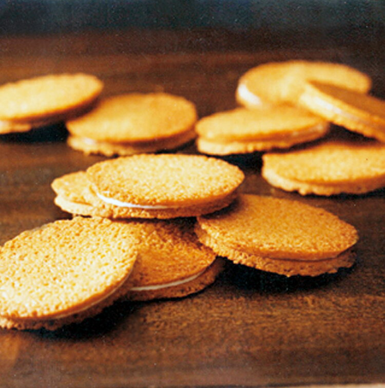 <フルールリブラン> 剱 8枚入【お歳暮 贈り物 北陸 富山 洋菓子 お土産 銘菓 お取り寄せ 御挨拶 ギフト 贈答】