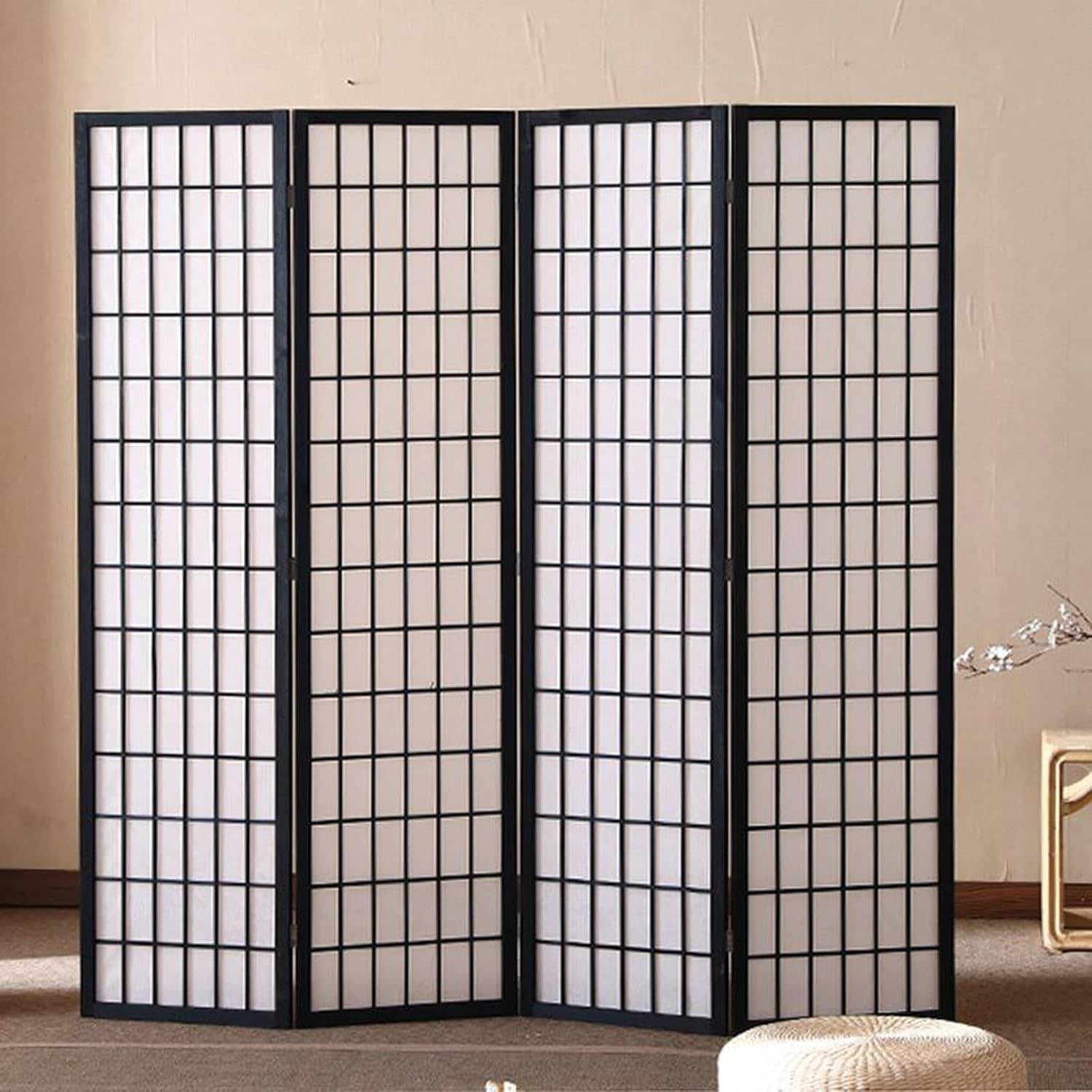 　　　 -------商品詳細------- 「商品サイズ（cm）」：180*45*4=高さ約180×幅約45　　　　パネル数：4連 「手軽に和風空間」お手軽に和の空間を演出できる折りたたみ障子風衝立。フレームには天然木、障子部分は不織布を採用。和紙よりも丈夫で破れにくく、強い日差しも優しく遮り、やわらかい光をもたらします。完成品なので開けてすぐにご使用いただけます。 「場所を取らない折りたたみ式」必要に応じてプライベートスペースやお部屋の仕切りを簡単に作りだせます。使用しない時は、コンパクトに折り畳めるので、ちょっとした隙間やクローゼットなど、場所を取らずに片付けられます。 「軽量で移動もラクラク」軽量設計なので、女性でも簡単に持ち運びできます。場所を選ばず、どこでも手軽に設置できます。 「使用場所」パーテーションは、リビングルーム、ベッドルーム、ダイニングルーム、オフィス、ドレッシングルームなどのさまざまなシーンに適しています。説明 ★「商品詳細」 ? ★「商品サイズ（cm）」：180*45*4=高さ約180×幅約45　　　　パネル数：4連? ★「素材」：木と布?★「お部屋に新しい空間を」：限られたお部屋の空間を、シンプルに仕切ってくれるパーテーション。 ? ★「折りたたんで収納」：使わない時は折り畳めて、省スペースなので、ちょっとした隙間に収納できます！? ★ 「様々な用途に対応」弊社のおしゃれなパーテーションは、洗練されたデザインと機能性があるため、あらゆるシーンに対応します。特にリビングルーム、病院、レストラン、ホテル、オフィスなどで、独立した空間を作り出すことができます。窓の横に置いて日差しを遮ることが大活躍！? ※商品は、モニターによって色合いが異なって見える場合があります。 また、仕様・デザインは改良のため予告なく変更することがあります。?