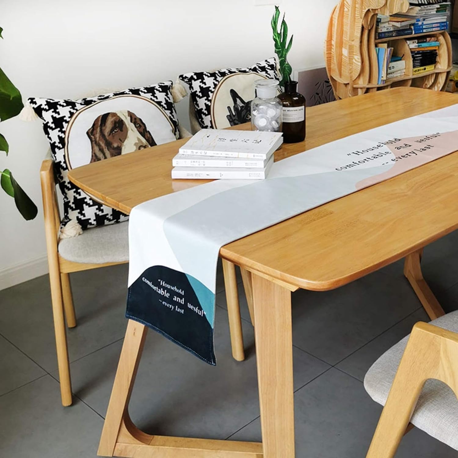 テーブルランナー 北欧風 断熱 滑り止め 丸洗い お手入れ簡単 33*180cm おもてなし おしゃれ 食卓飾り ..