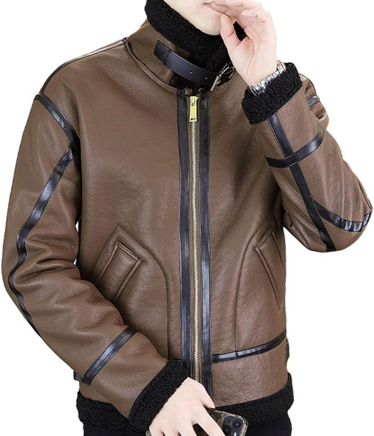 　　　 -------商品詳細------- ?お体のサイズをお目安に、ご購入を勧め致します。サイズは平置きでの採寸につき、若干の誤差がある場合がございます。 ?厳選PUレザーを採用し、柔らかくて肌触りにも優しい。適度の厚みで、秋冬春を通しても楽に着れるライダースジャケット。 ?裏起毛：裏地にしっかりと起毛を施してありながらも快適な着心地を実現.裏面ホディの90%以上ボア使用し、それに襟までボアの仕様で保温性アップ ?大人の男のエレガンスを際立て、着れば着るほど体に馴染みます。 ?レザーはいつの時代も色褪せない普遍的なかっこよさが魅力でもあります。絶妙な光沢感でリュクスな雰囲気を演出します。春や秋口にはTシャツやロンTと合わせてライトアウターとして、冬はパーカーやニットを着込んでアウター感覚でも幅広いシーンで活躍します。春、秋、冬の3シーズンで着用できるレザージャケットです。説明 ??????ご来店いただきありがとうございます。?????? うちの商品をご覧になる際に、以下のことを説明させていただきます。 ★「商品特徴」 ★サイズの詳細は左画像商品説明をご覧下さい 。サイズについて何か不明な点があれば、ご連絡下さい。 ★高品質PUレザーを採用し、質感と光沢があり、感触も十分に心地よい。適度な厚みで、秋冬春でも気軽に着られるライダースジャケット。 ★表地には撥水加工も施されているので、水濡れにも強く、軽い雨の日でも気軽に着用して頂けます。 ★シンプルでベーシックなデザインなので、デニムやチノパンなど幅広いアイテムとも相性抜群！インナーにTシャツはもちろんですが、シャツやパーカーアイテムとの相性も抜群です。 ★適応場合：通学、通勤、アウトドア、旅行、登山、ハイキング、自転車、ウオーキング、キャンプ、トレッキング、釣り、バイクなどのアウトドア活動に適応です。 ▲注意 ▲画面上と実物では多少色具合が異なって見える場合もございます。光とスクリーンのためにわずかな色の違いが許容されるべきであることに注意してください。 ▲商品の品質には万全を期待しておりますが、万が一、不良、破損、誤納品などがございましたら、お知らせ下さい、対応させていただきます。 ▲注意：合成皮革の製品に関しての独特な匂いがしますが、風通しのいいところにしばらく置いておくと、ゆっくり散られます。PUジャケットの洗濯について、しっとりと柔らかいタオルで汚れをやさしく拭き、風通しのいい場所で陰干し願います。日光に当てることをなるべく避けてください。