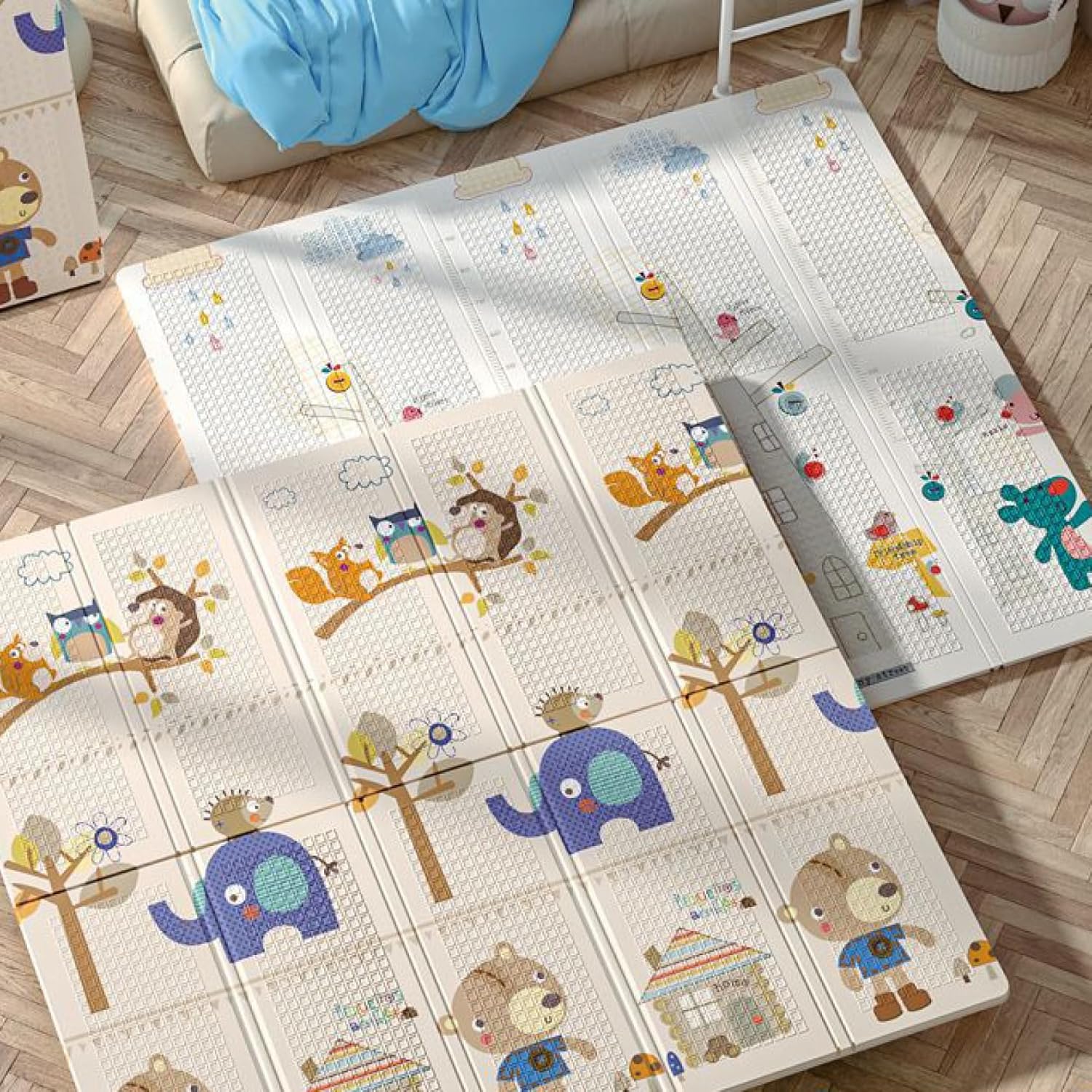 　　　 -------商品詳細------- ?安全材質使用：このベビーマットは最も安全なXPE素材を使用しています。子供にやさしいXPE無毒無臭素材を使っているベビーマット。 ?赤ちゃんを守る：フロアマットの表面は滑り止めの質感を採用し、足が滑ったり転倒したりすることがありません。 ?折り畳み式・両面使用可：軽量化設計で、遊ぶ時だけ取り出せたり収納簡単・片付けもラクラク。両面に違う柄をプリントしているので、お子様の成長やお部屋のインテリアに合わせて模様替えもできて便利。また、カラフルなデザインで自然に色と模様を認識します。 ?ベビープレイマットのメリット：弊社のプレイマットは防音、防水、湿気や寒気を遮断られ（四季節ども適用）、折り畳み式、清潔が簡単、滑り止めのデザインで、使いやすいベビーマットです。ベビーマットは弾力性があり、衝撃を和らげ、赤ちゃんが転んでも痛み感を減軽されます。上品なデザインとやわらかの色使い、出産祝いや誕生日祝にも。お子様の健やかな成長を願う贈り物にピッタリです。 undefined説明 ★素材：XPE素材 折り畳み式　両面使用可能　撥水　防油　防小便　収納便利　拭ける マットの上での暖房器具の使用、及び床暖房の使用は避けて下さい。 重量物を載せますと、マットが凹み変形する恐れがあります。 開封時、マットに生産上カットする際に生じた粉末が付着している場合がございます。身体に害はございませんが、一度綺麗に水拭きしてからご利用下さい。素材特有のにおいがあります。気になる場合は、風通しのよい場所で1、2日、陰干ししてください。 照明具合等により、実際の商品と多少お色味が異なる場合がございます。 サイズが表示より多少（1〜3cm）の誤差が生じる場合がございます。ご了承ください。