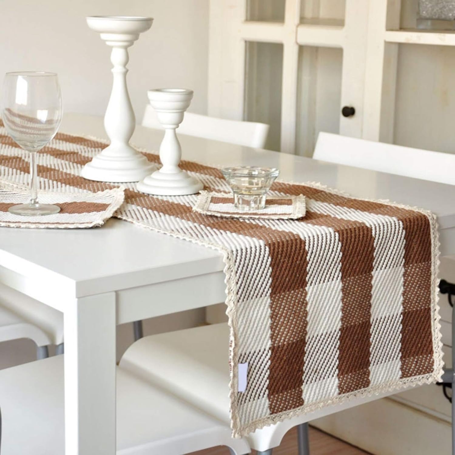 　　　 ◆◇◆売れている秘密◆◇◆ いつもの食卓をワンランク上に格上げしてくれるテーブルランナーです。 定期的に替えてお部屋の雰囲気を替えて みてはいかがでしょうか。ギフト、プレゼ ントにも最適です。 多用途：この北欧テーブルランナーと部屋の雰囲気を完璧に融合させ、パーティー、お祝い、誕生日、お祭り、特別なイベント、家の装飾、フェスなどの時のご利用もオススメします、お客様をおもてなしにもピッタリです。 汚れる場合、お手洗いで柔くて洗濯してください。洗濯裏は、直ちに干して、あるいは低温のアイロンを使用してもいい。 品質サポート：良いアフターサービス、品質保証、購入して安心してください。製品を購入した後に製品に不満がある場合は、お問い合わせください。 　　　◆◇◆注意事項◆◇◆ご覧のモニターの環境、撮影環境により実物と色味が異なって見える場合がございます。湿った状態で他のものと擦り合わせると色が移る恐れがあります。濃色品の洗濯時は、白色、淡色と分けて洗ってください。説明 デザイン：タッセル付きで、シンプルで、柔らかくて、落ち着いた色がお部屋の雰囲気に合わせやすいです。 良い雰囲気：この北欧食卓ランナーを置くだけで、ロマンチック感が生まれます。 存在感はありますが、お部屋のインテリアにぴったりです。 イベント感を一気に盛り上げる。 いつもの食卓に上品な雰囲気をプラス。 洗濯：汚れる場合は手で洗われることができるか、穏やかに機械洗浄されることができる。洗濯後直ちに干して、低温のアイロンを使用しても結構です。 適用場所：ホテル、宴会、展示会、披露宴、パーティーなどのテーブルのデコレーションにお勧めです。色々な場面で使えます。 豊かなサイズ展開で、是非お好きなサイズを選べるでしょう。
